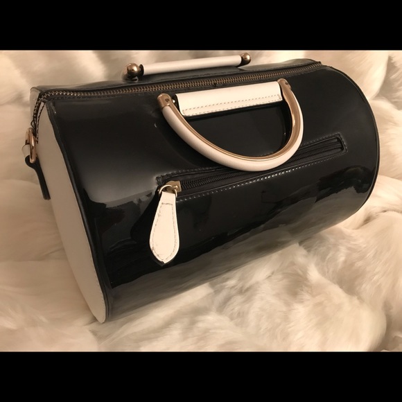 Black & White Purse - Picture 2 of 4